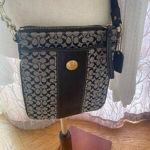 Coach Signature Collection Shoulder Bag Crossbody Swingpack Khaki Black